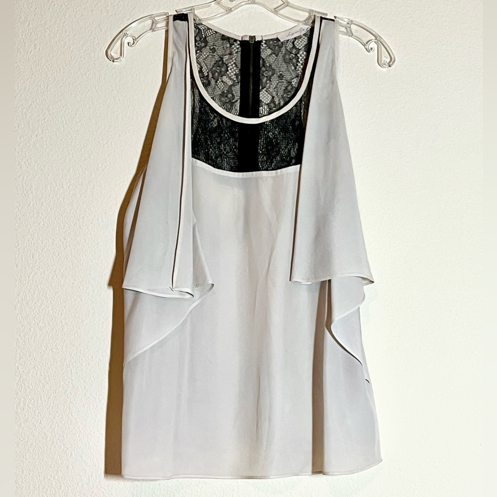 Sugarlips Size Medium Ivory Colored Sleeveless Shirt Lace Detailed Blouse Top